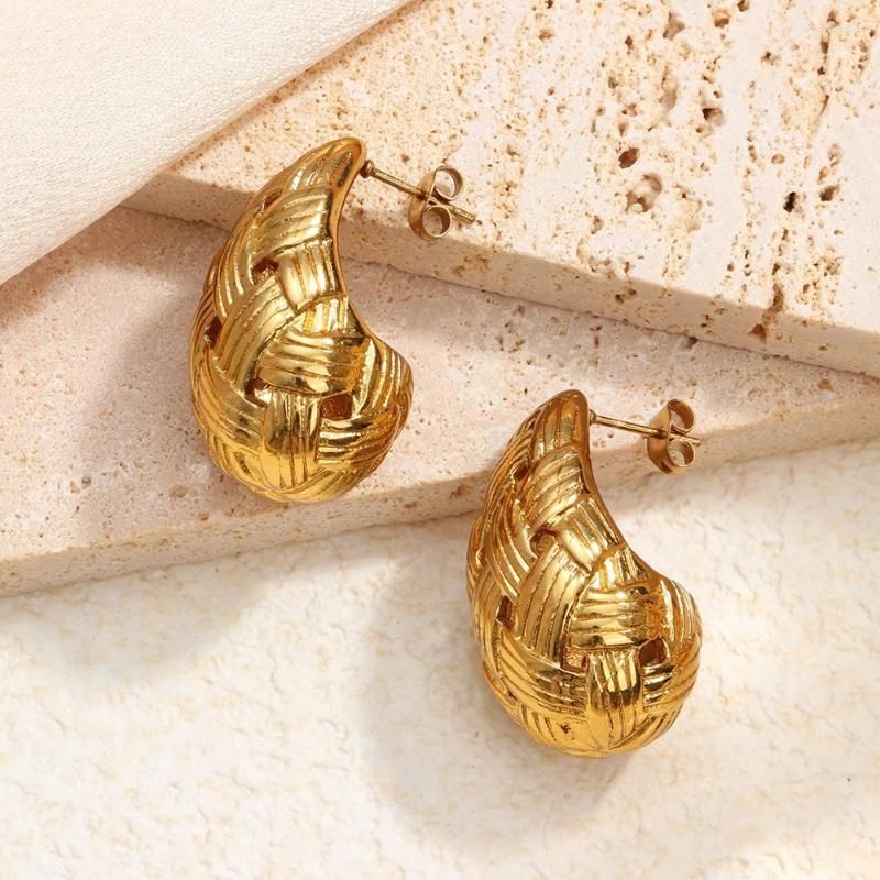 Drop Nest Gold Earrings