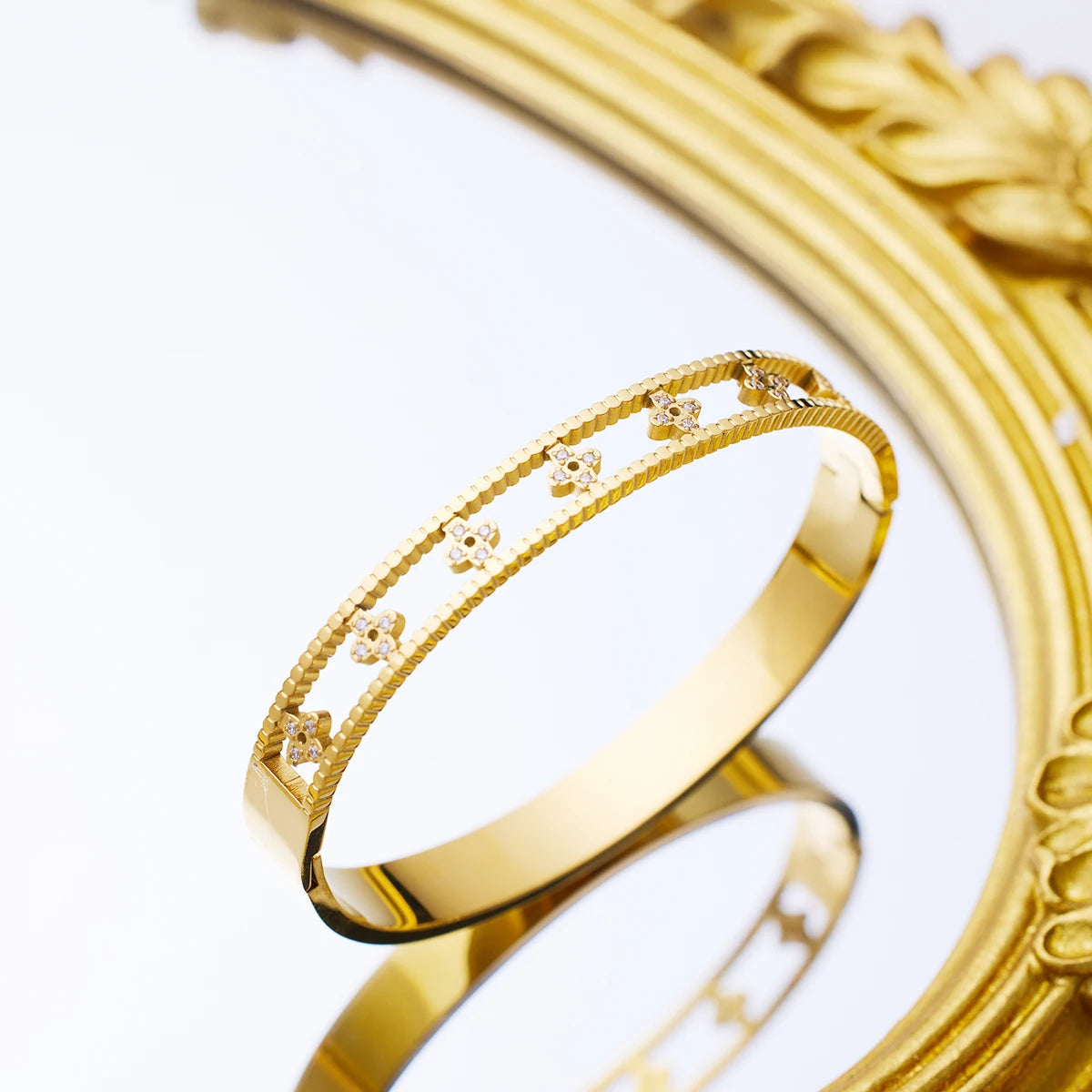 Clover Bangle