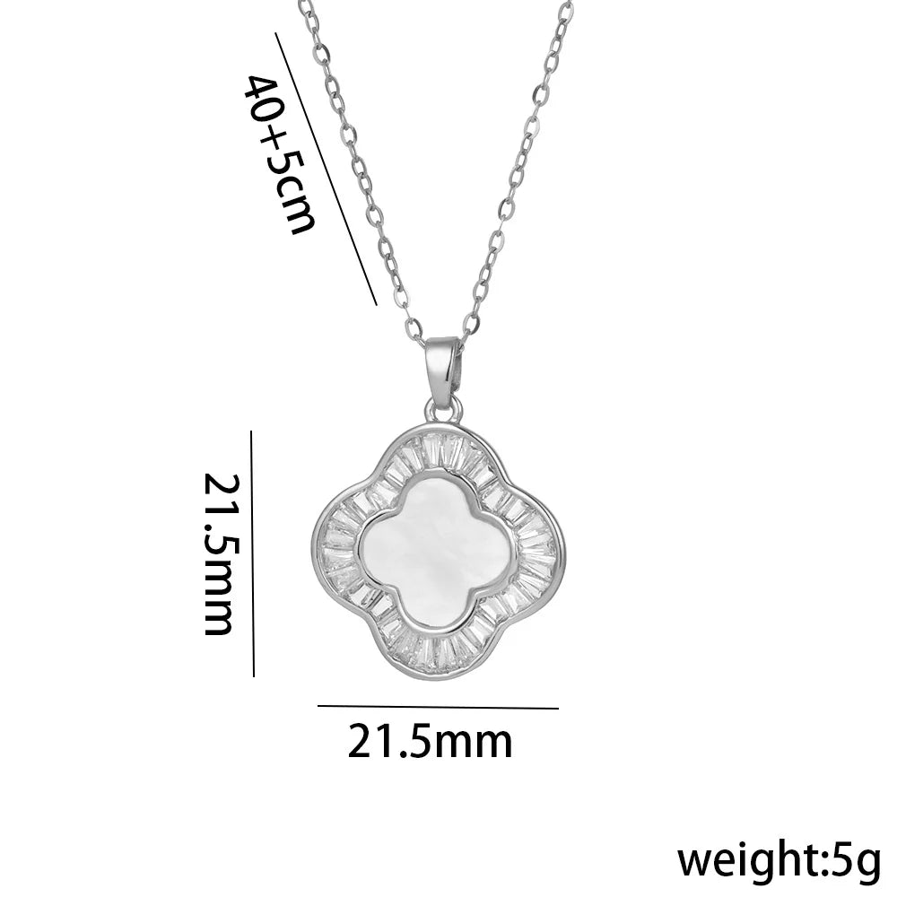 PEARL CLOVER LEAF NECKLACE