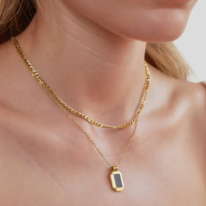 Layered Gold Black Pendant