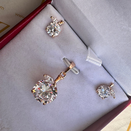 Apple Solitaire Gold Pendant Set