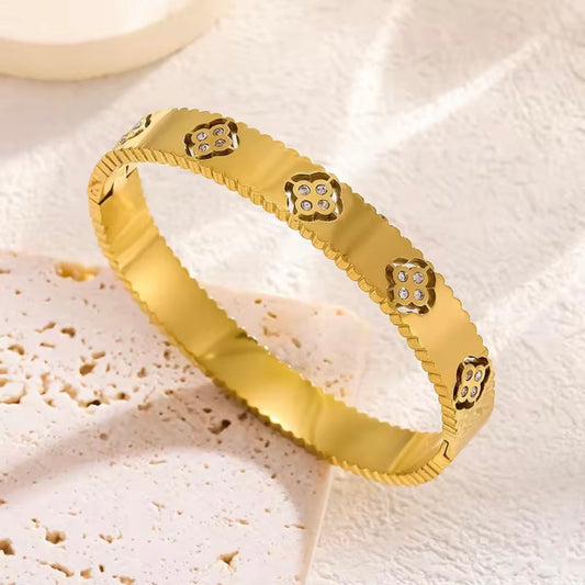 Zircon Clover Bangle