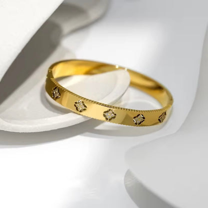 Zircon Clover Bangle